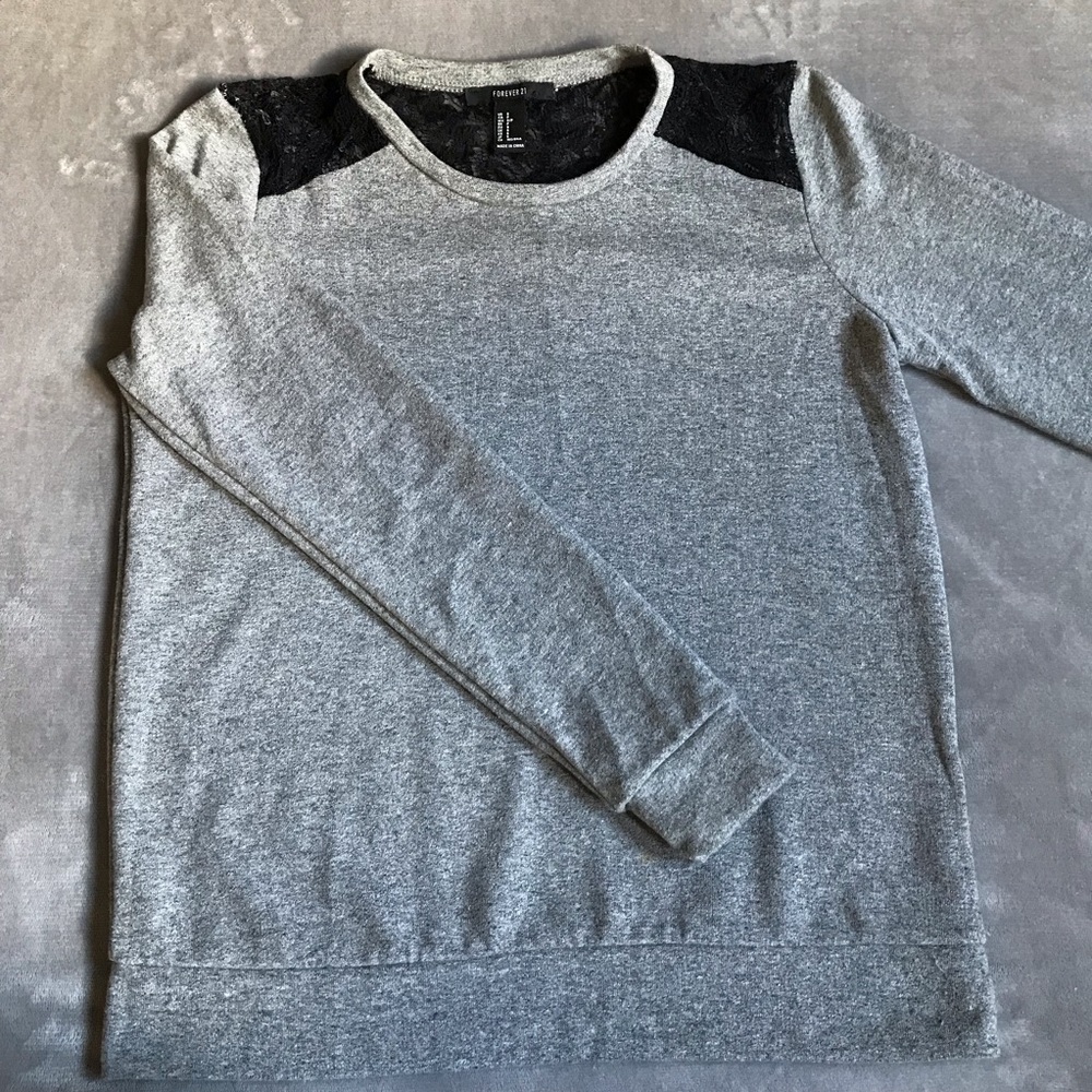 Long sleeve/ Sweater
